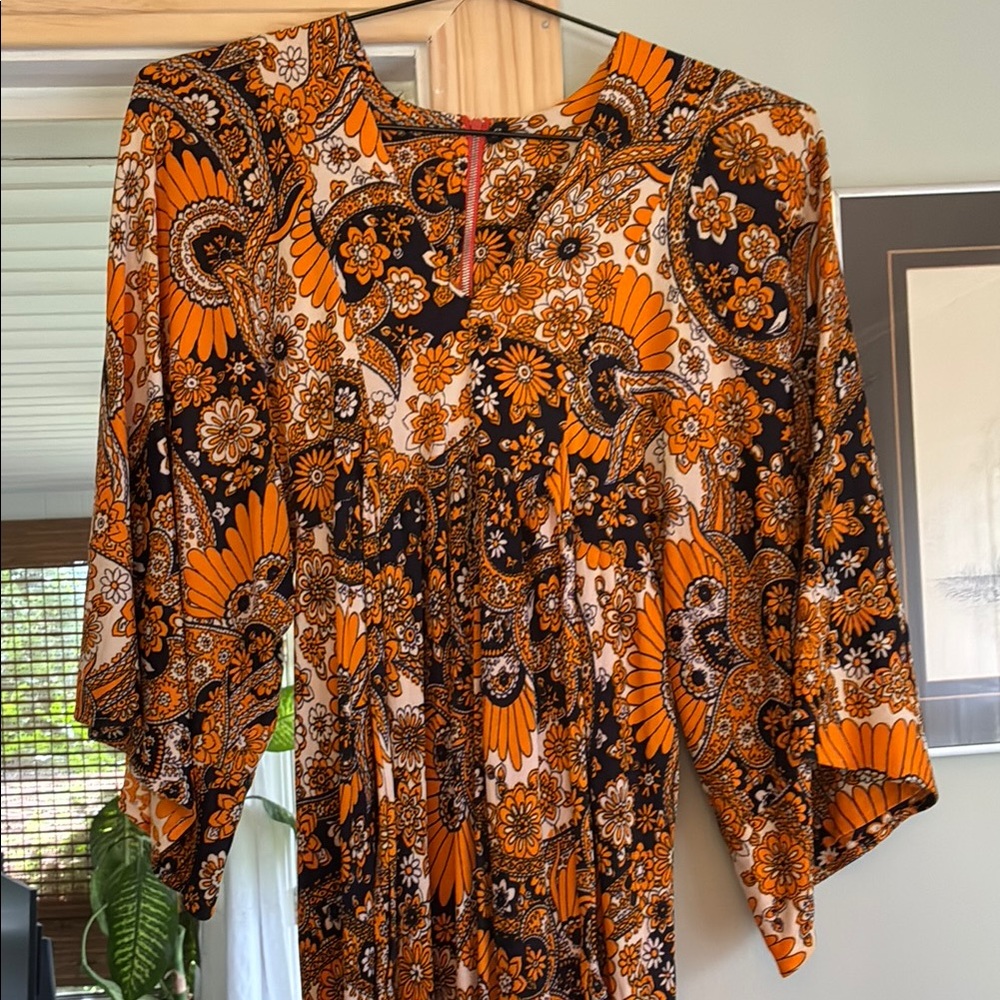 1970s Mexican dress. Orange, blue white maxi. Bishop Sleeves zipper back. - Picture 2 of 7